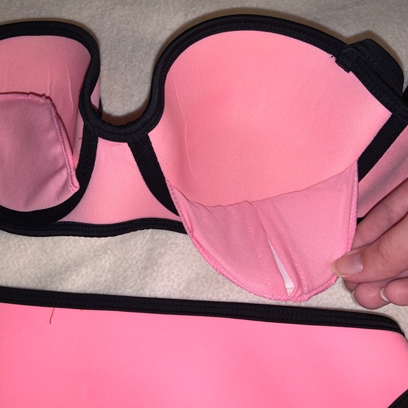 Pink Bikini - Picture 4 of 6